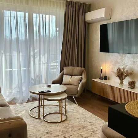Elegant Living 2 *