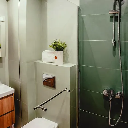 Elegant Living 2 *
