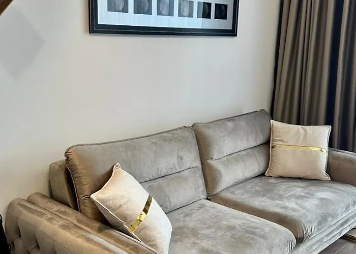 Elegant Living 2 Sofia